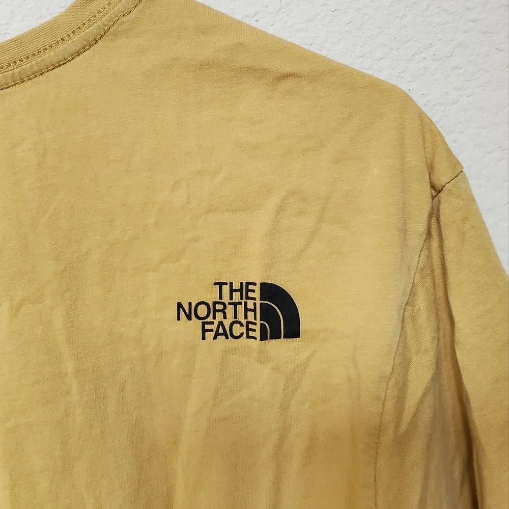 The North Face Men's Gold T-Shirt. Size Large